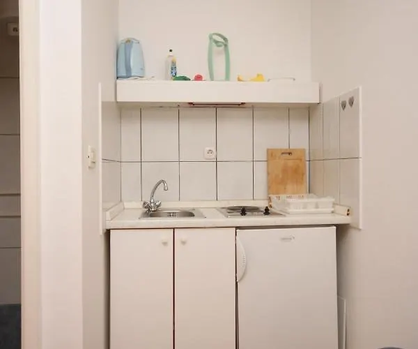 Konukevi And By The Sea - 6839 Makarska