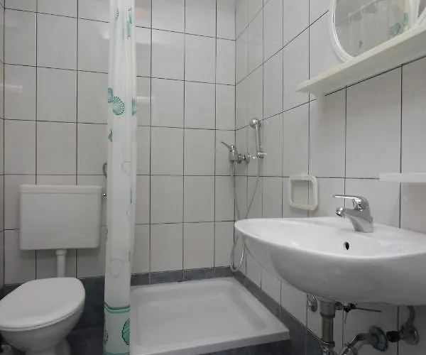 And By The Sea - 6839 Konukevi 3*