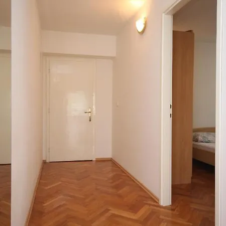 And By The Sea - 6839 Makarska