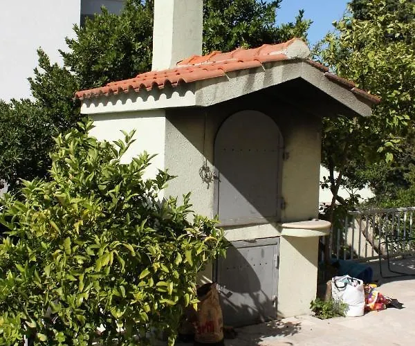 Pensionat And By The Sea - 6839 Makarska