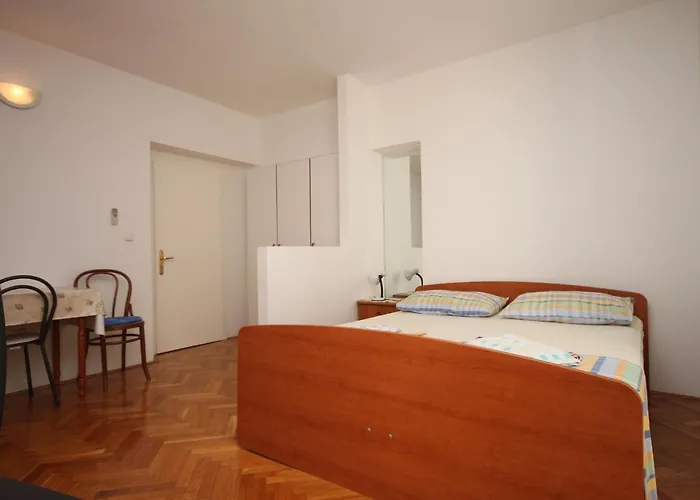 Pensionat And By The Sea - 6839 3*