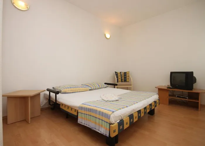 And By The Sea - 6839 Pensionat 3*