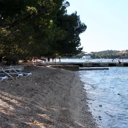 And By The Sea - 6839 Гостевой дом