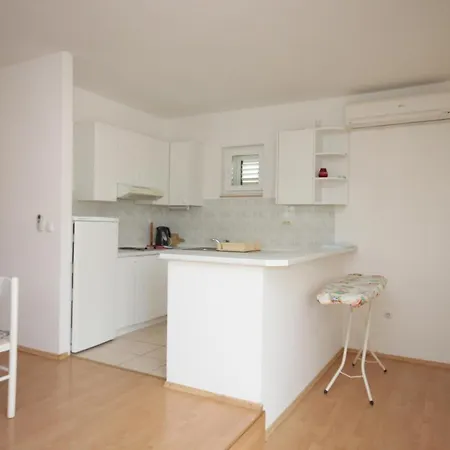 Гостевой дом And By The Sea - 6839